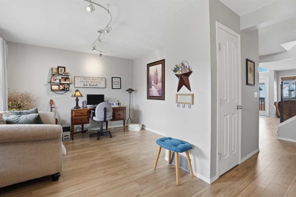 87 Bridlecrest Road Sw, Calgary, AB - Indoor