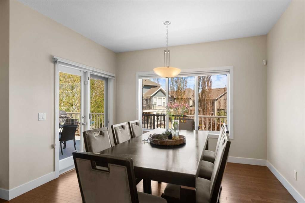 134 Masters Point Se, Calgary, AB - Indoor Photo Showing Dining Room