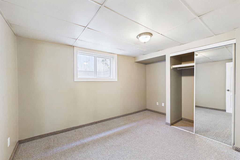 7411 21 Se, Calgary, AB - Indoor