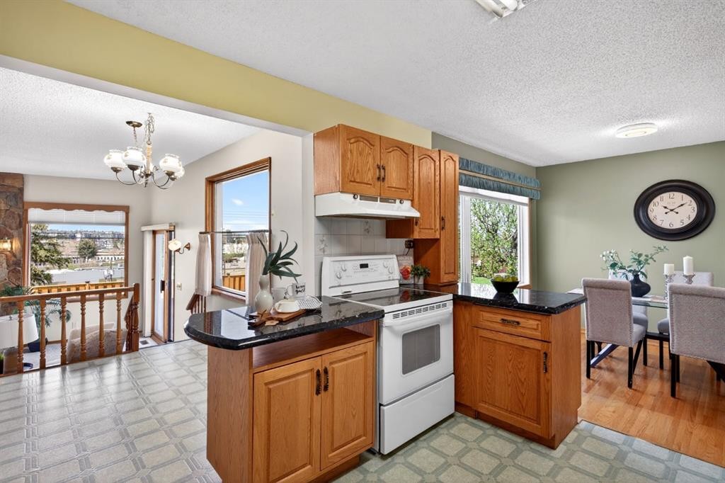 59 Fairview Drive Se, Calgary, AB - Indoor Photo Showing Kitchen