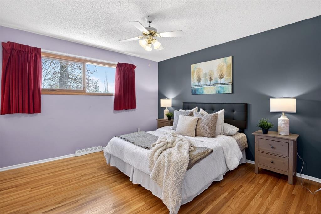 59 Fairview Drive Se, Calgary, AB - Indoor Photo Showing Bedroom