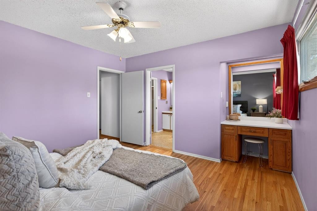 59 Fairview Drive Se, Calgary, AB - Indoor Photo Showing Bedroom