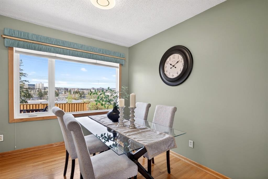 59 Fairview Drive Se, Calgary, AB - Indoor Photo Showing Dining Room