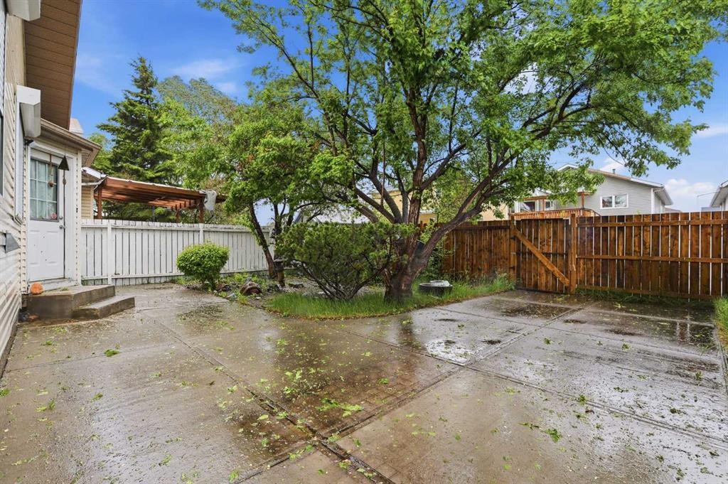 866 Applewood Drive Se, Calgary, AB