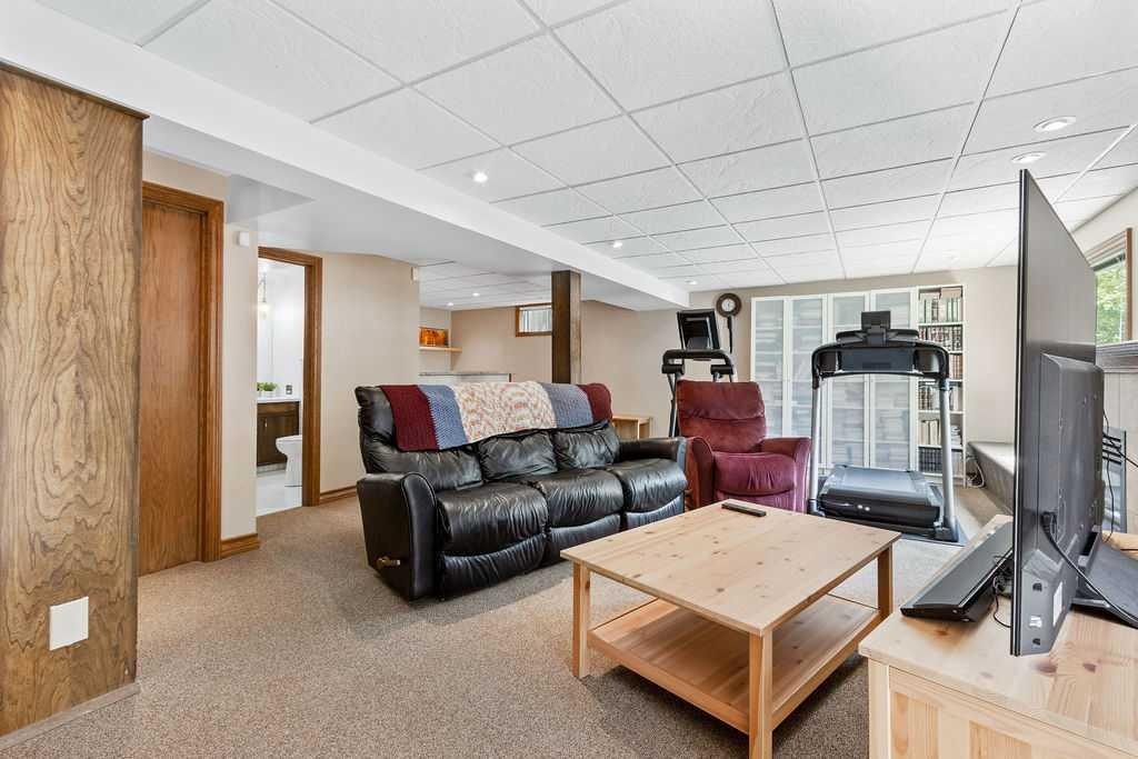 652 Dalmeny Hill Nw, Calgary, AB - Indoor