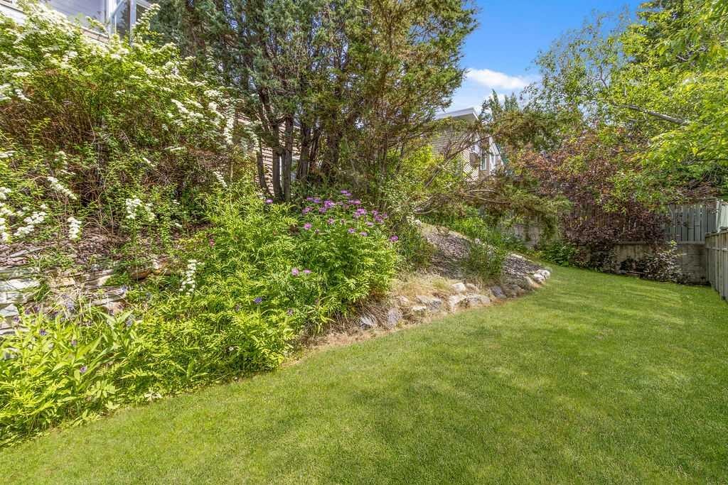 652 Dalmeny Hill Nw, Calgary, AB - Outdoor
