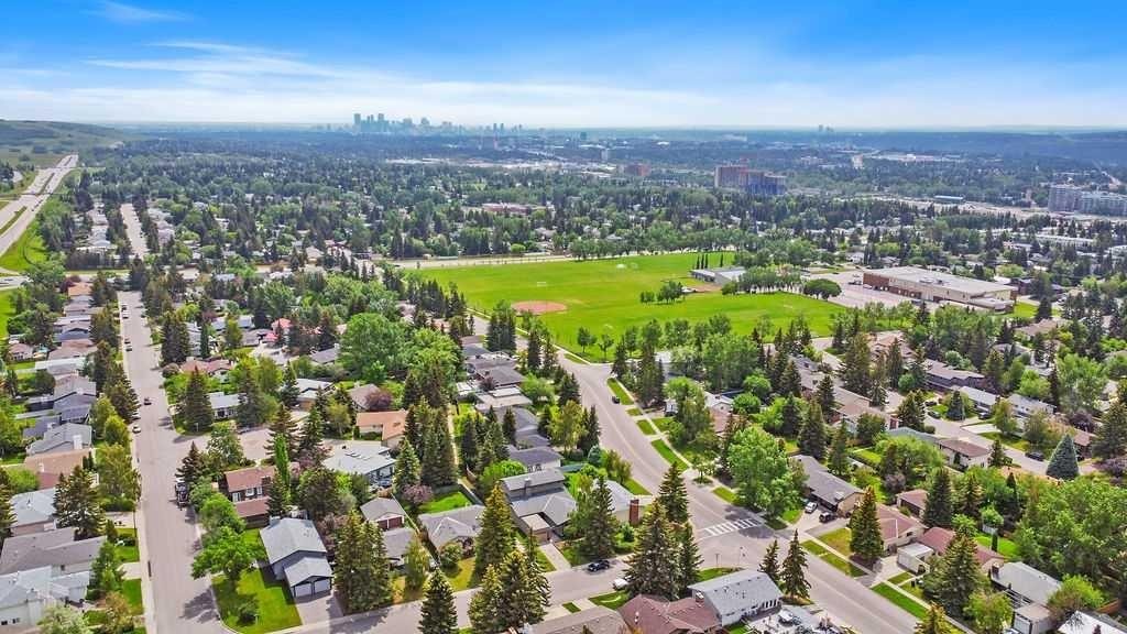 652 Dalmeny Hill Nw, Calgary, AB - Outdoor With View