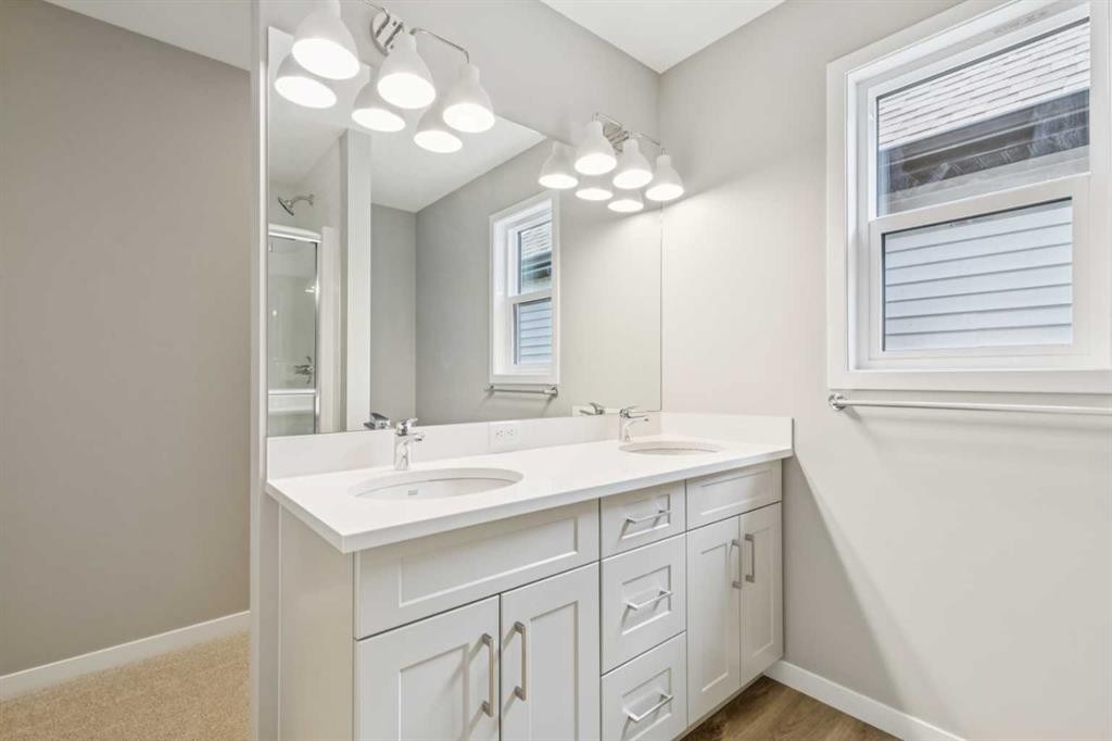 75 Hotchkiss Way Se, Calgary, AB - Indoor Photo Showing Bathroom