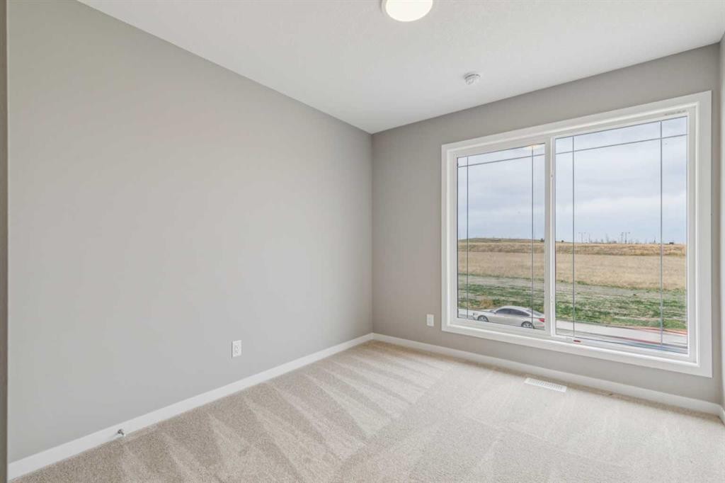 75 Hotchkiss Way Se, Calgary, AB - Indoor Photo Showing Other Room