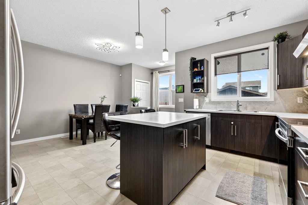 1540 Cornerstone Boulevard Ne, Calgary, AB - Indoor Photo Showing Kitchen With Upgraded Kitchen