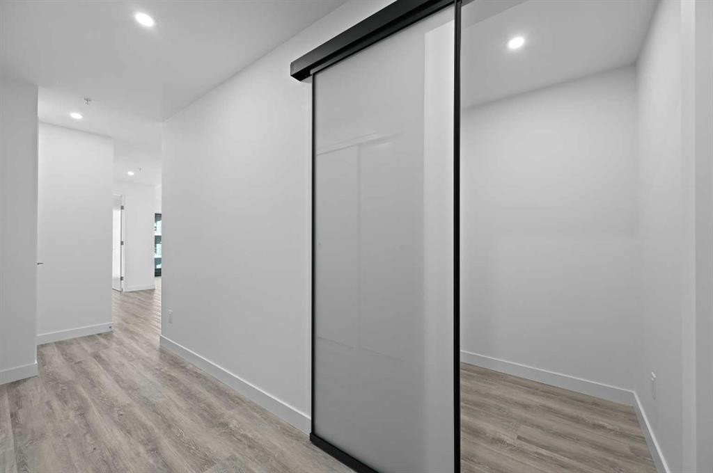 1102-730 2 Avenue Sw, Calgary, AB - Indoor Photo Showing Other Room