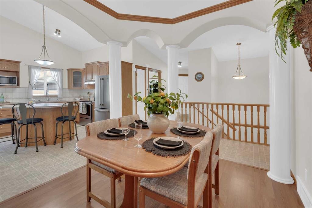 104 Whispering Way, Vulcan, AB - Indoor Photo Showing Dining Room