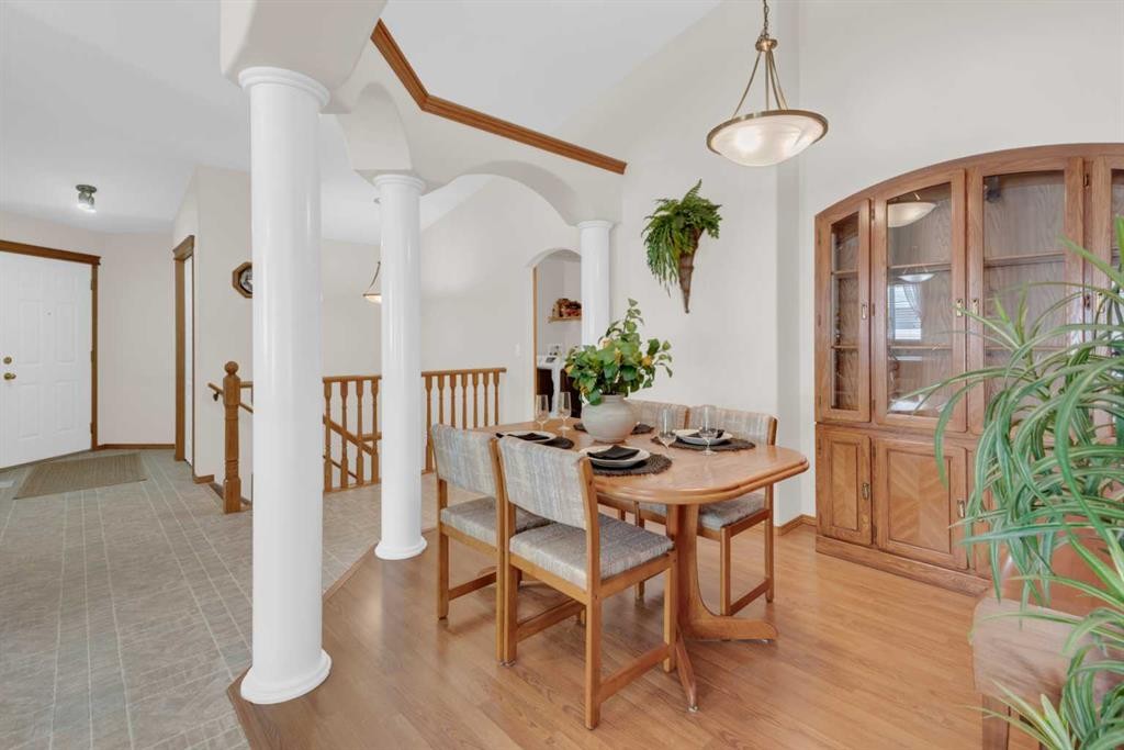 104 Whispering Way, Vulcan, AB - Indoor Photo Showing Dining Room