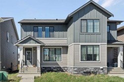 40 Emberside Grove Cochrane, AB T4C 3C8