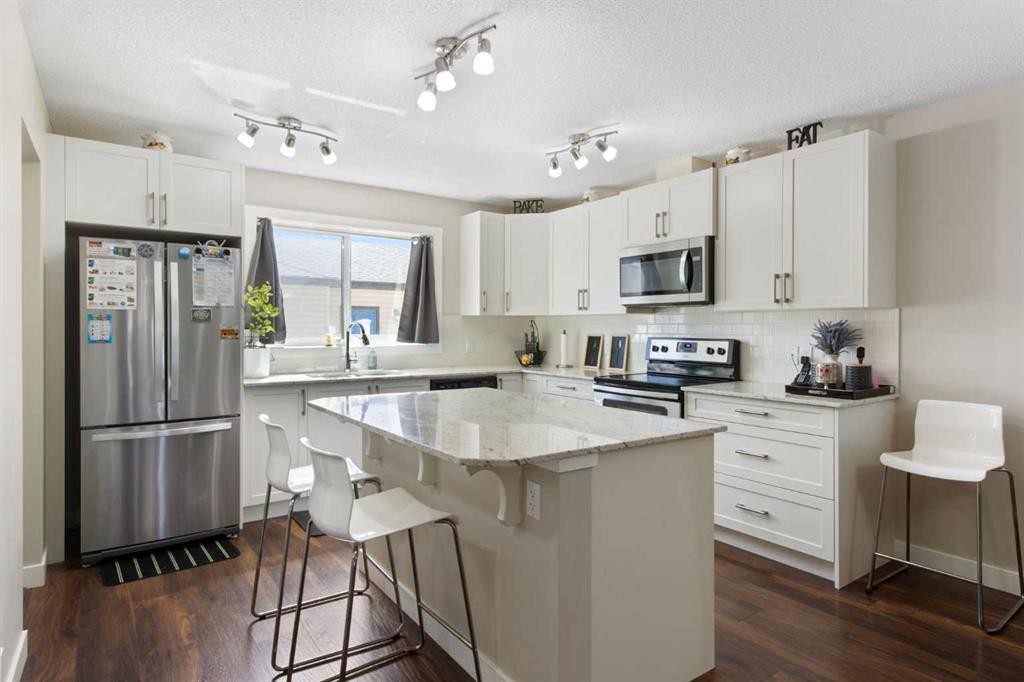 1492 Legacy Circle Se, Calgary, AB - Indoor Photo Showing Kitchen With Stainless Steel Kitchen With Upgraded Kitchen