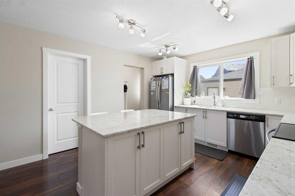 1492 Legacy Circle Se, Calgary, AB - Indoor Photo Showing Kitchen With Stainless Steel Kitchen With Upgraded Kitchen