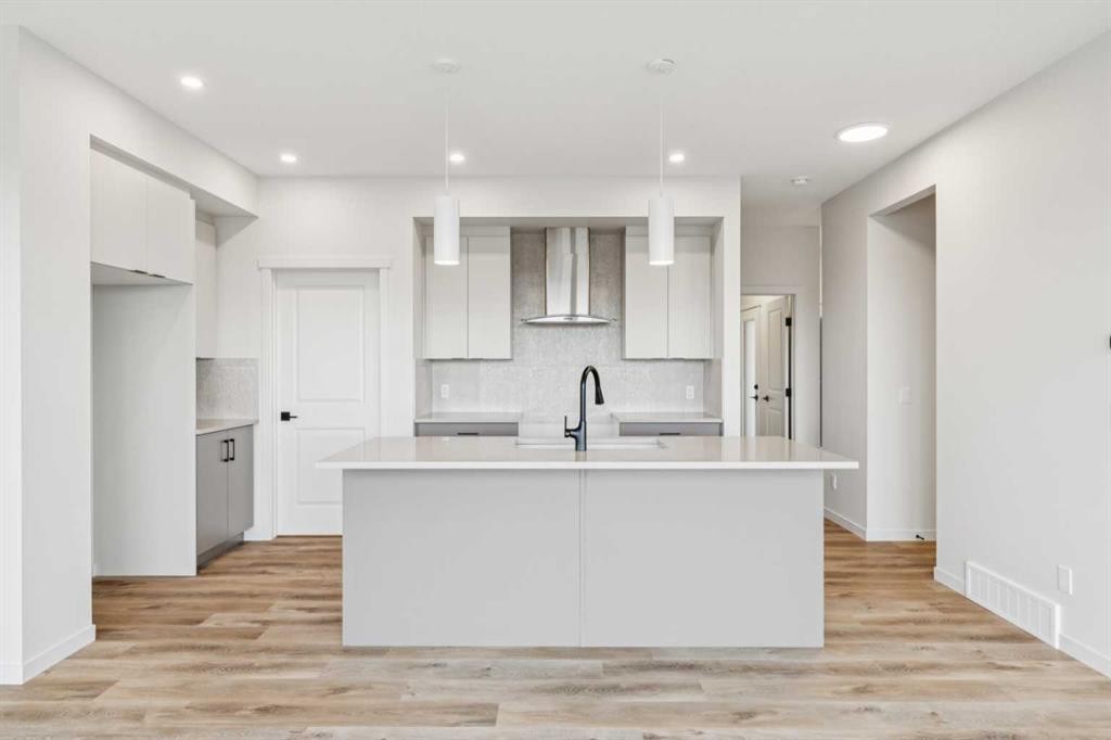 30 Bartlett Row Se, Calgary, AB - Indoor Photo Showing Kitchen