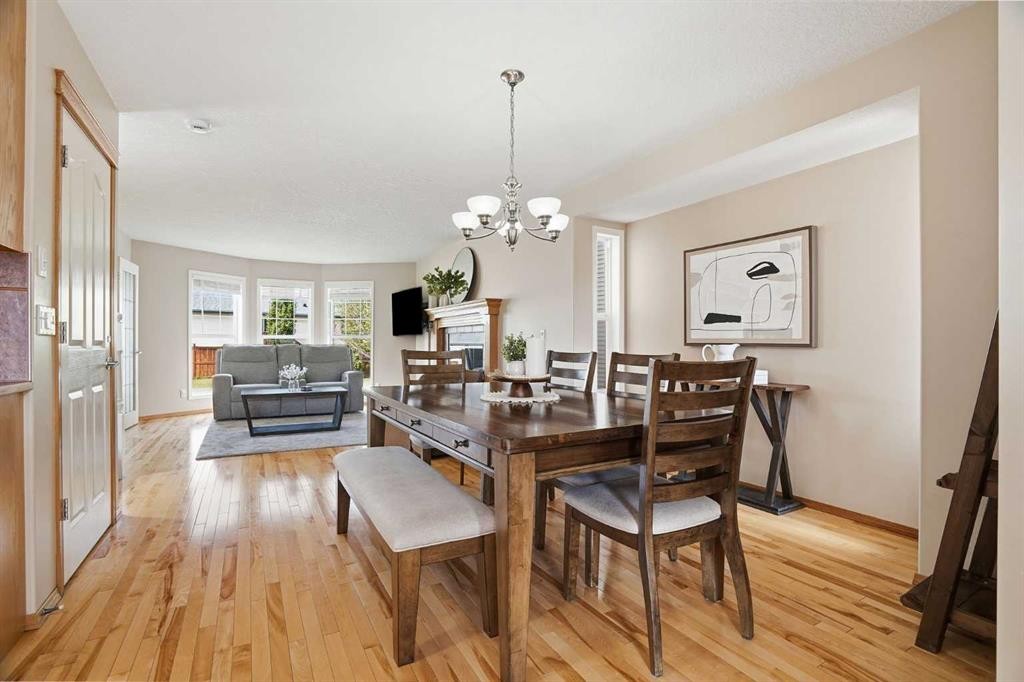 258 Cramond Circle Se, Calgary, AB - Indoor Photo Showing Dining Room