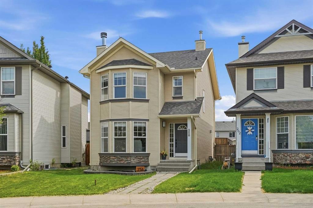258 Cramond Circle Se, Calgary, AB - Outdoor With Facade