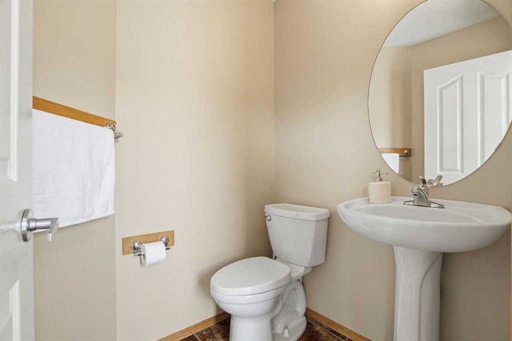 258 Cramond Circle Se, Calgary, AB - Indoor Photo Showing Bathroom