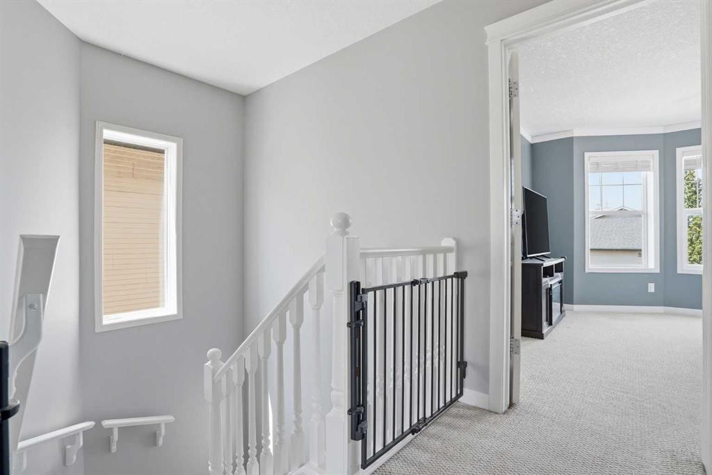 258 Cramond Circle Se, Calgary, AB - Indoor Photo Showing Other Room