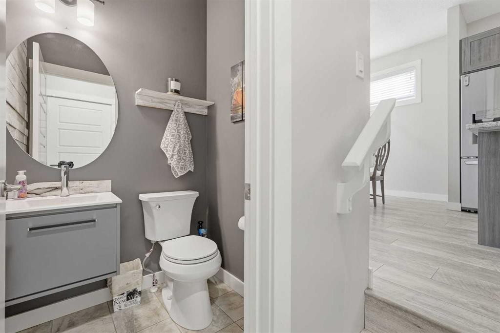 1071 Seton Circle Se, Calgary, AB - Indoor Photo Showing Bathroom