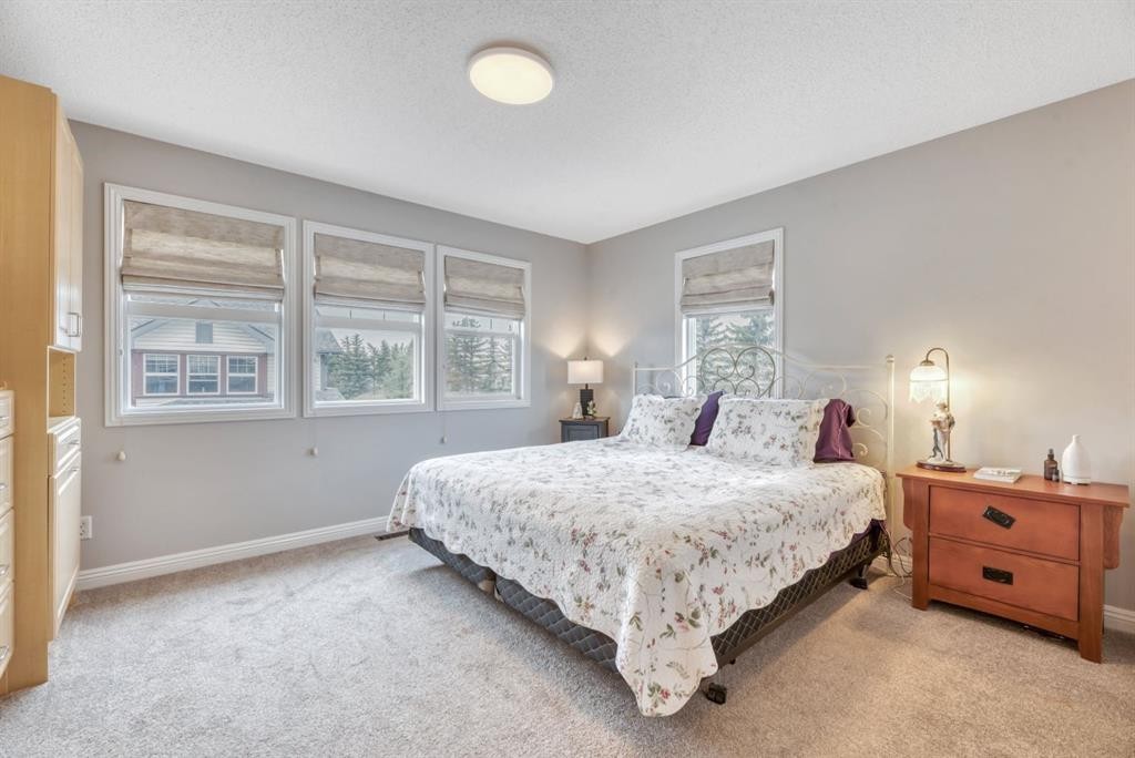 250 Prestwick Close Se, Calgary, AB - Indoor Photo Showing Bedroom