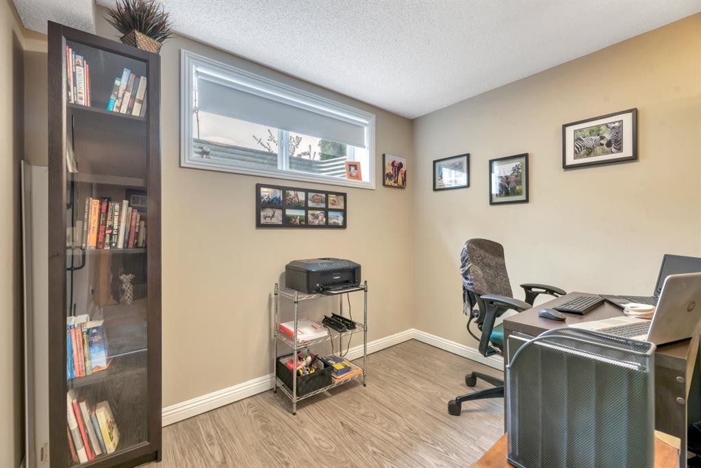 250 Prestwick Close Se, Calgary, AB - Indoor Photo Showing Office