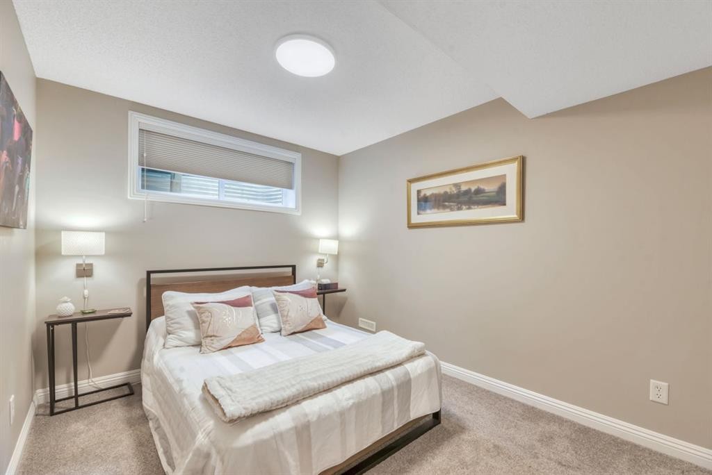 250 Prestwick Close Se, Calgary, AB - Indoor Photo Showing Bedroom