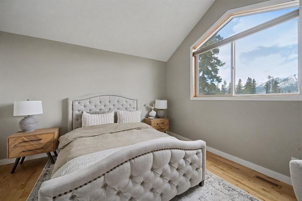 921 Lawrence Grassi Ridge, Canmore, AB - Indoor Photo Showing Bedroom