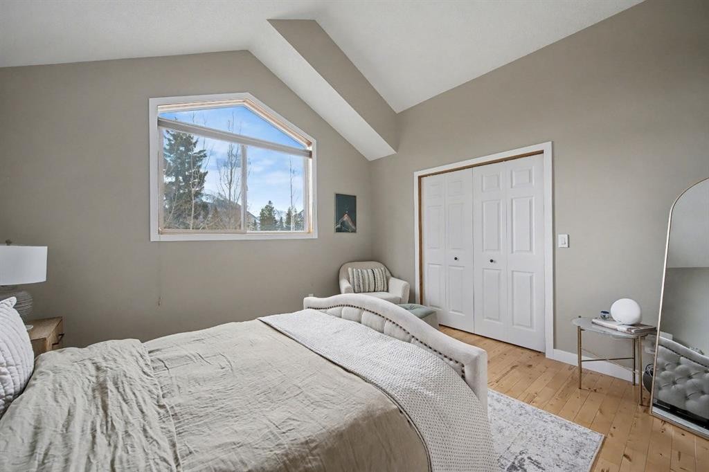 921 Lawrence Grassi Ridge, Canmore, AB - Indoor Photo Showing Bedroom