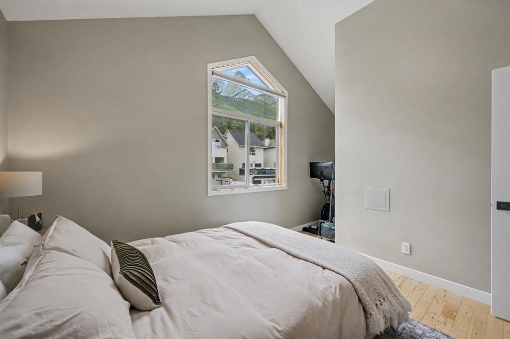 921 Lawrence Grassi Ridge, Canmore, AB - Indoor Photo Showing Bedroom
