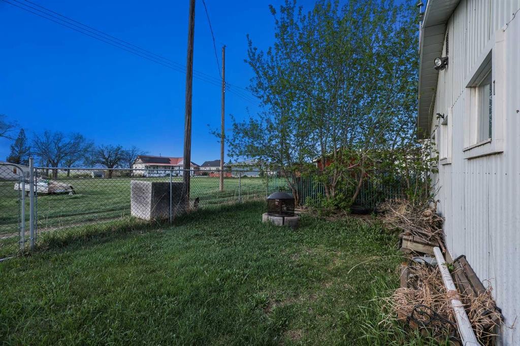 603 Alberta Avenue, Carmangay, AB - Outdoor