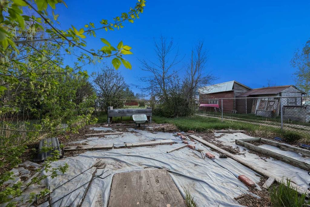 603 Alberta Avenue, Carmangay, AB - Outdoor