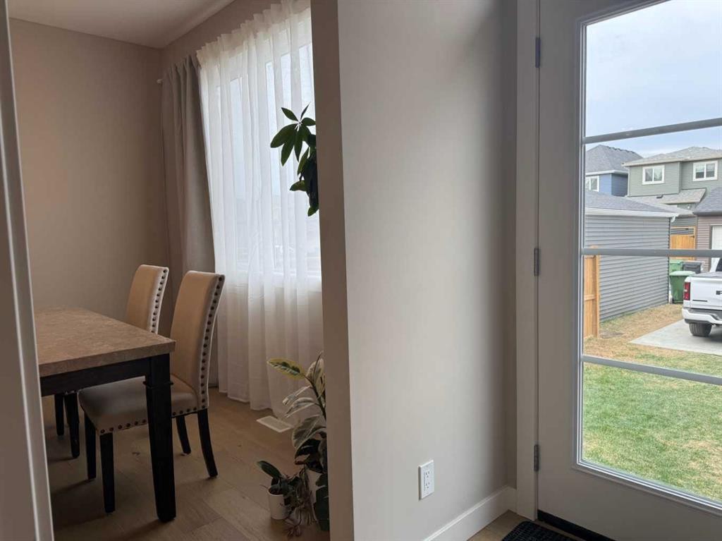 399 Sora Boulevard Se, Calgary, AB - Indoor