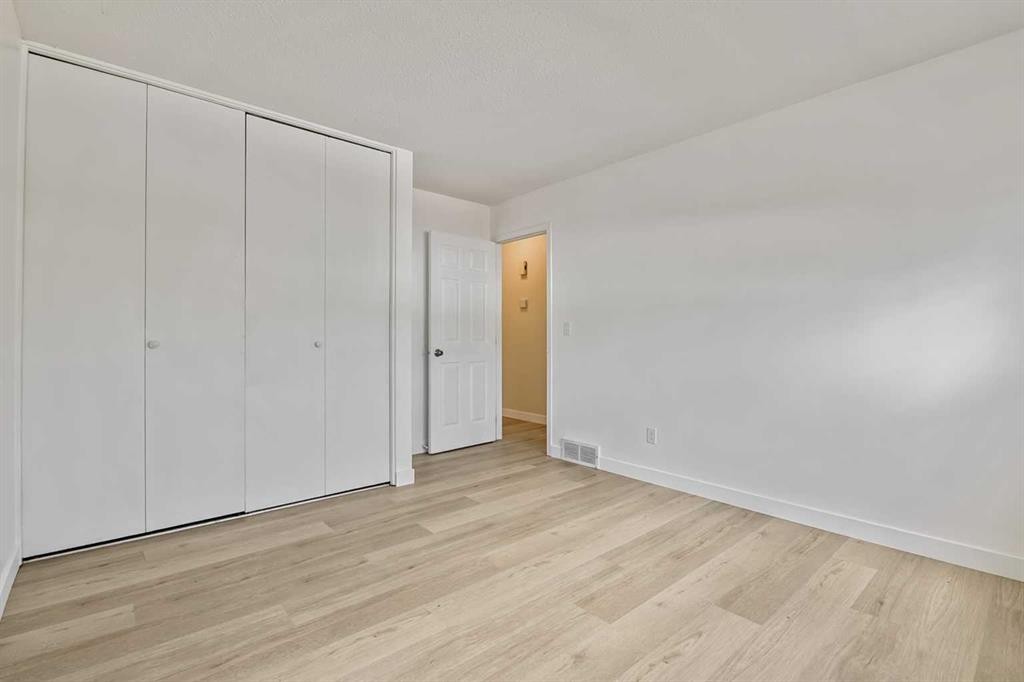 27 Aberdare Crescent Ne, Calgary, AB - Indoor Photo Showing Other Room