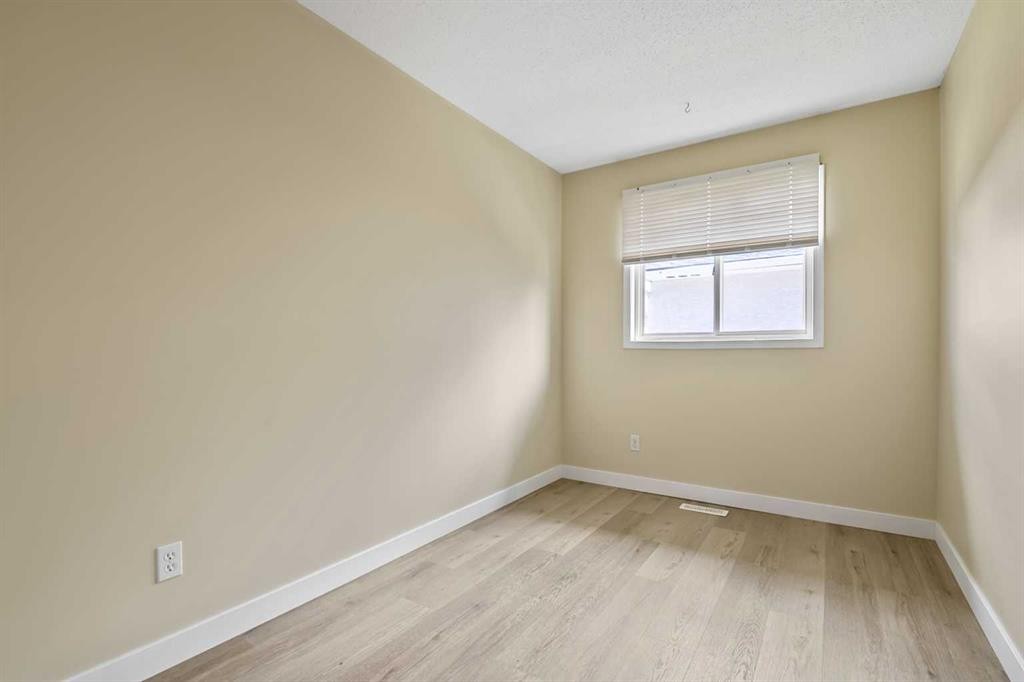27 Aberdare Crescent Ne, Calgary, AB - Indoor Photo Showing Other Room