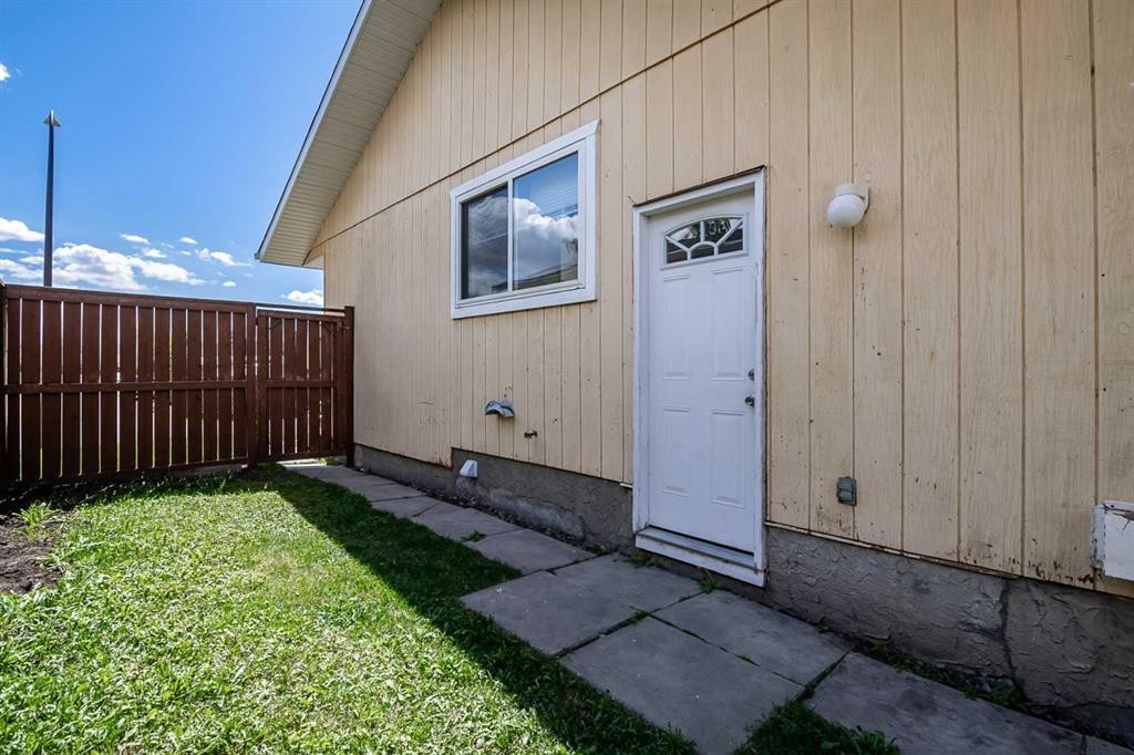 27 Aberdare Crescent Ne, Calgary, AB - Outdoor With Exterior