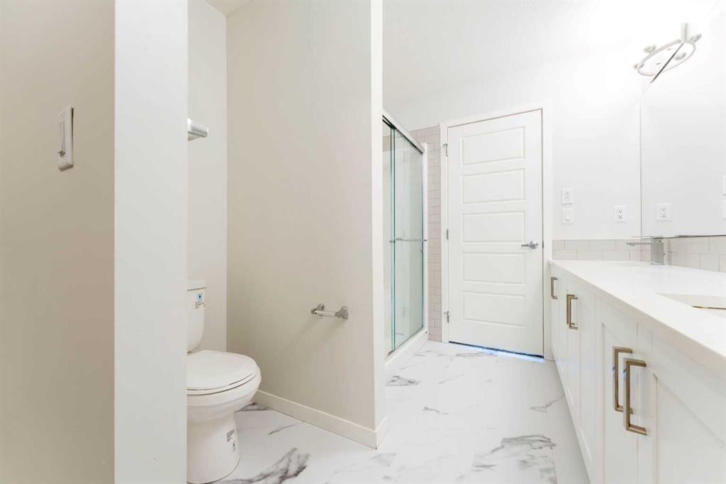 2410-42 Cranbrook Gardens Se, Calgary, AB - Indoor Photo Showing Bathroom