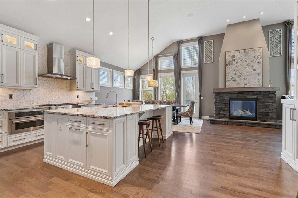 21 Rockford Road Nw, Calgary, AB - Indoor Photo Showing Kitchen With Fireplace With Upgraded Kitchen