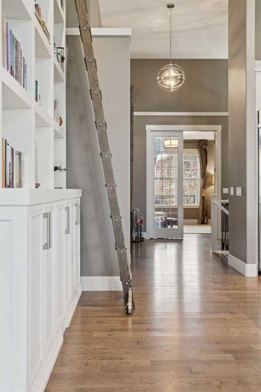 21 Rockford Road Nw, Calgary, AB - Indoor Photo Showing Other Room