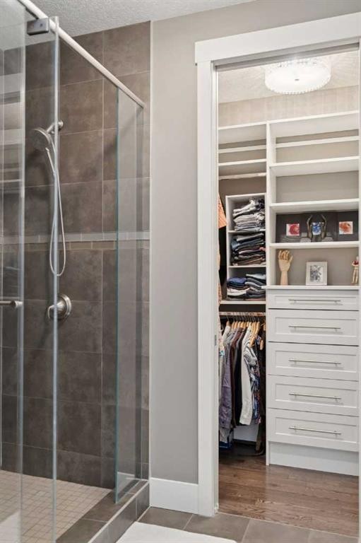 21 Rockford Road Nw, Calgary, AB - Indoor Photo Showing Bathroom