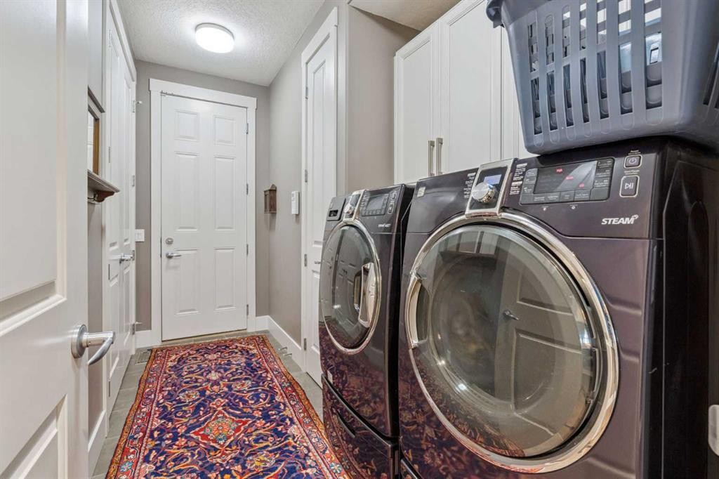 21 Rockford Road Nw, Calgary, AB - Indoor Photo Showing Laundry Room
