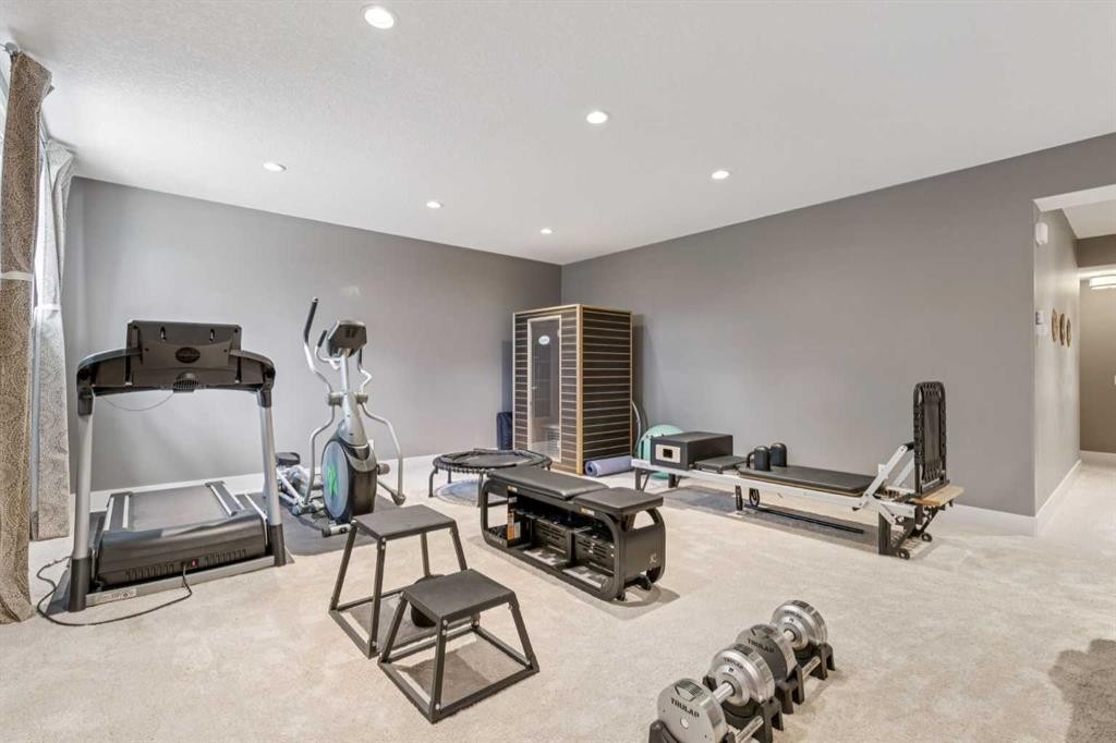 21 Rockford Road Nw, Calgary, AB - Indoor Photo Showing Gym Room