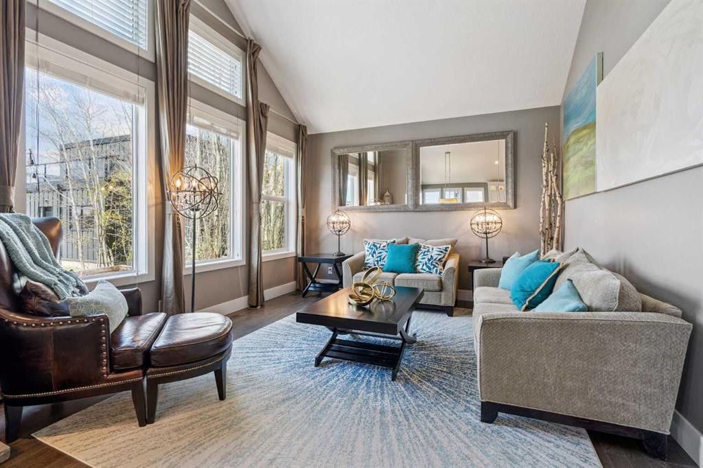 21 Rockford Road Nw, Calgary, AB - Indoor Photo Showing Living Room