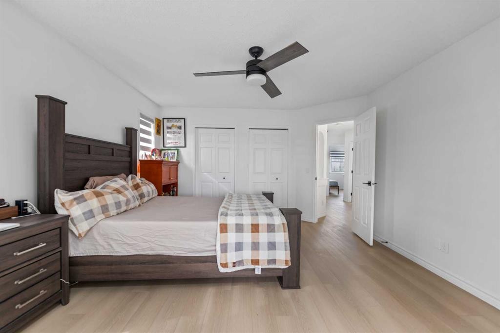7 Country Hills Park Nw, Calgary, AB - Indoor Photo Showing Bedroom