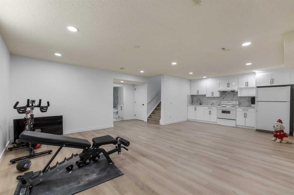 7 Country Hills Park Nw, Calgary, AB - Indoor