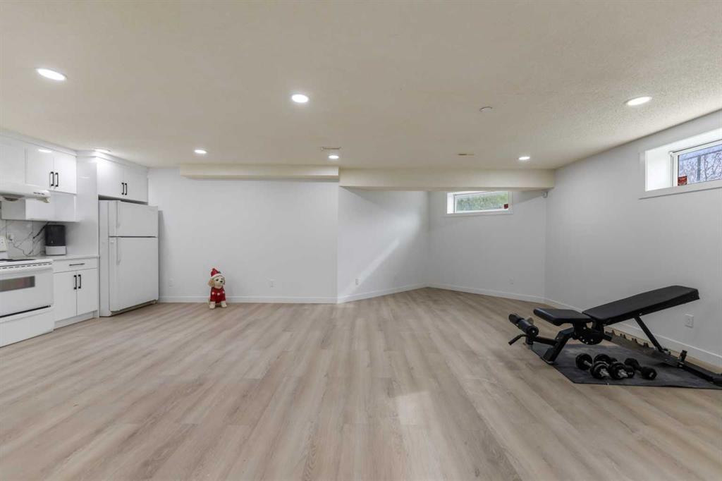 7 Country Hills Park Nw, Calgary, AB - Indoor