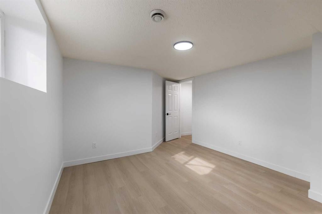 7 Country Hills Park Nw, Calgary, AB - Indoor Photo Showing Other Room