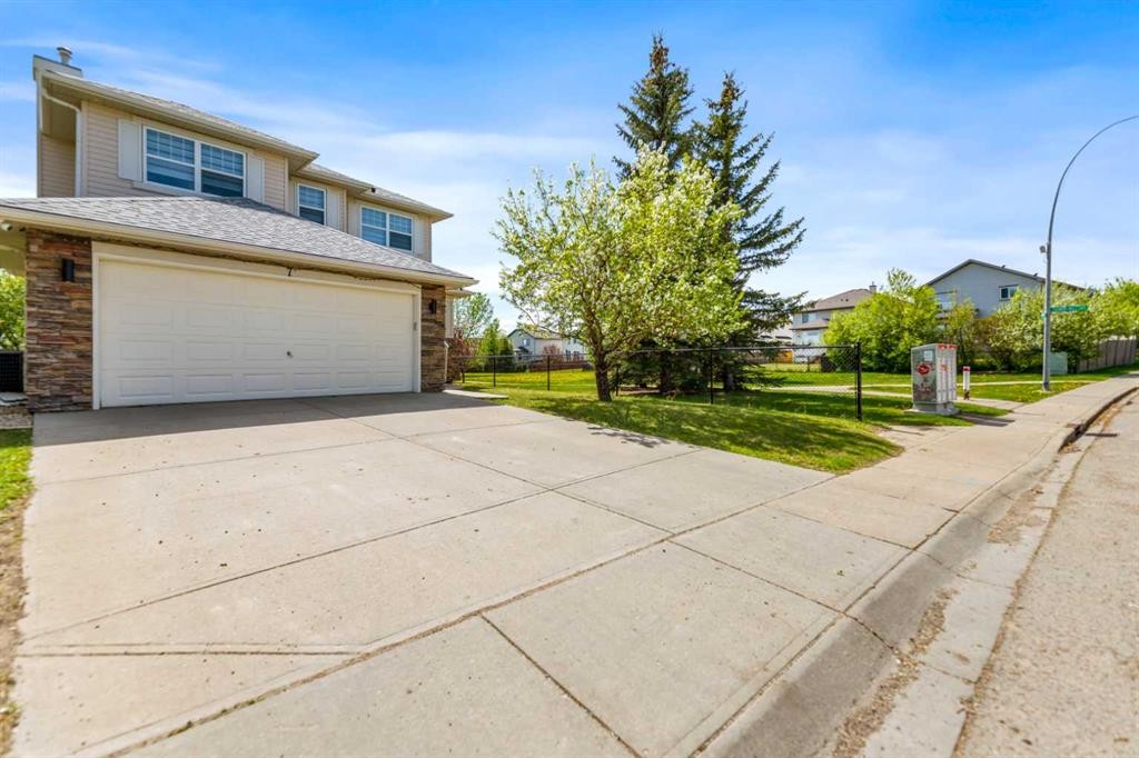 7 Country Hills Park Nw, Calgary, AB - Outdoor